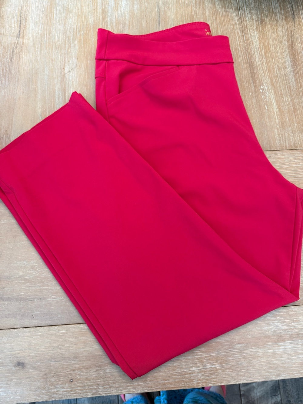 Lilly Pulitzer Hot Pink 28” Luxletic stretch pants